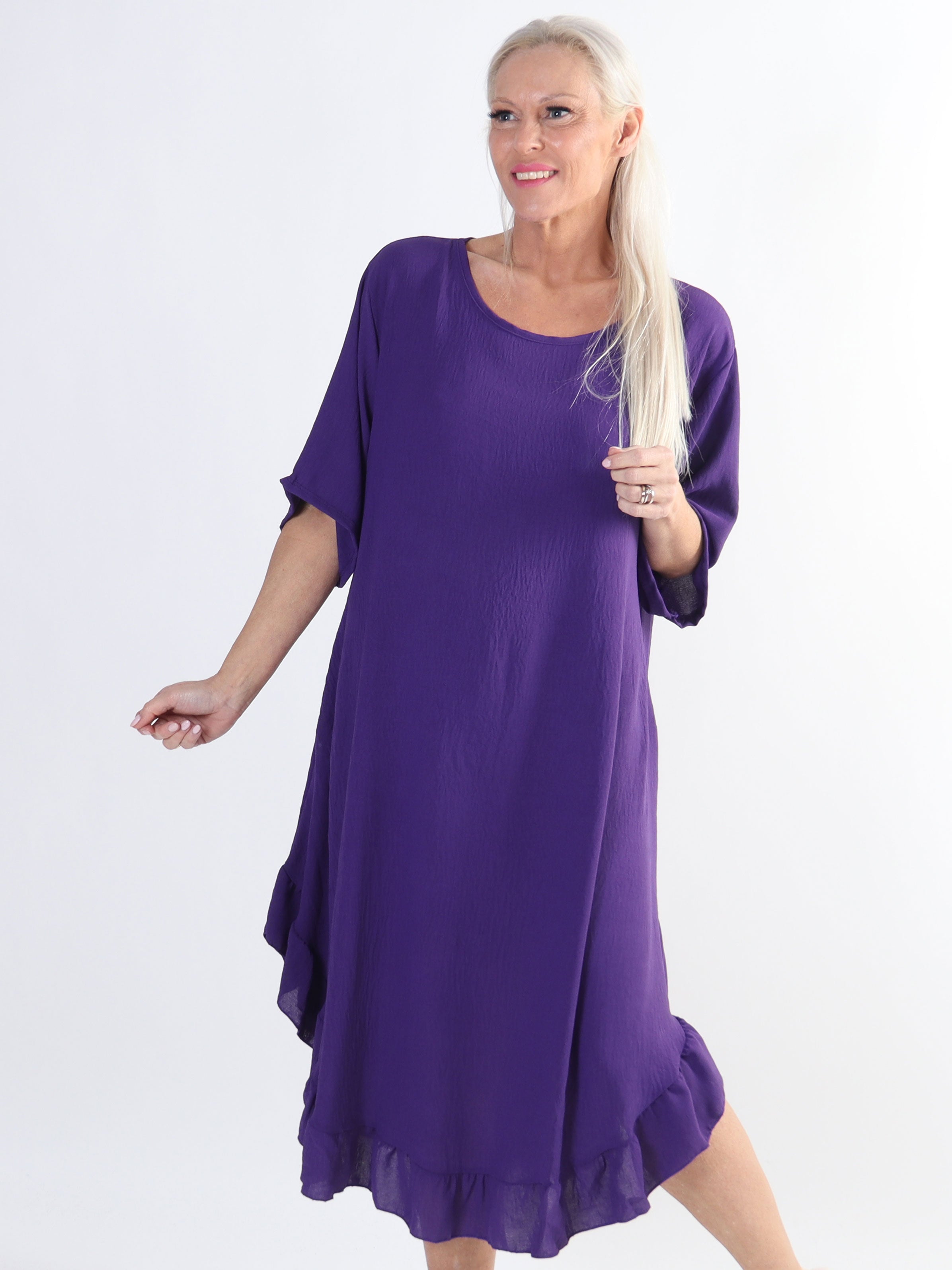 Emmelie - Klänning i viskosblandning med fickor i plus size.